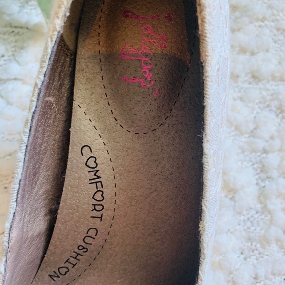 SOLD!White lace heels 👠 - Picture 5 of 7